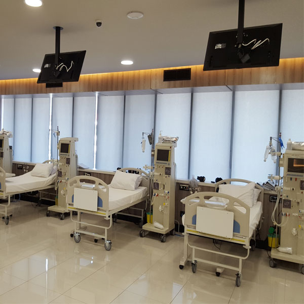 Ρολοκουρτίνα εσωτερικής σκίασης σε Ιατρικό Κέντρο